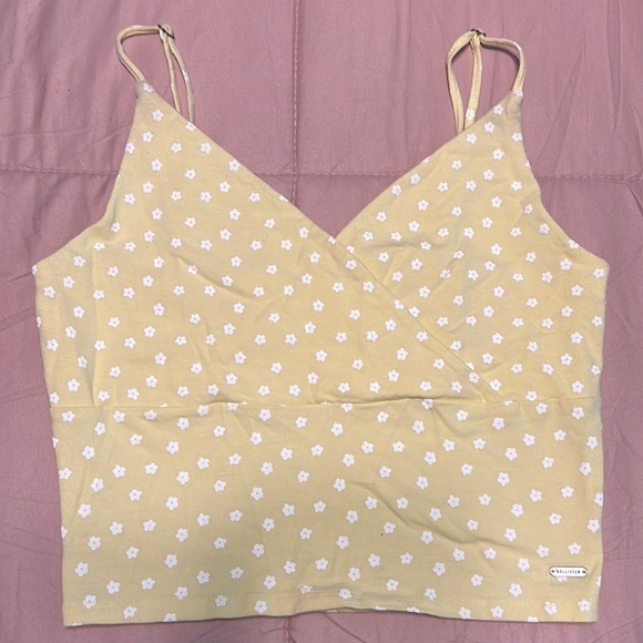 Hollister Tops - 🔴SOLD🔴 Hollister Crop Top